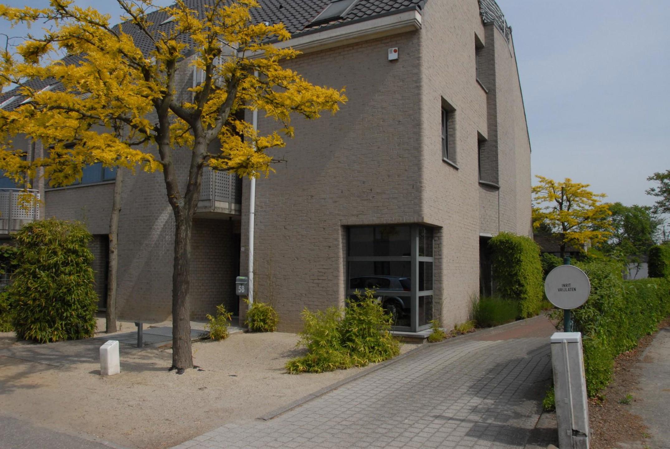 TE HUUR: Mooie kantoorruimte van 288m²  - foto 1