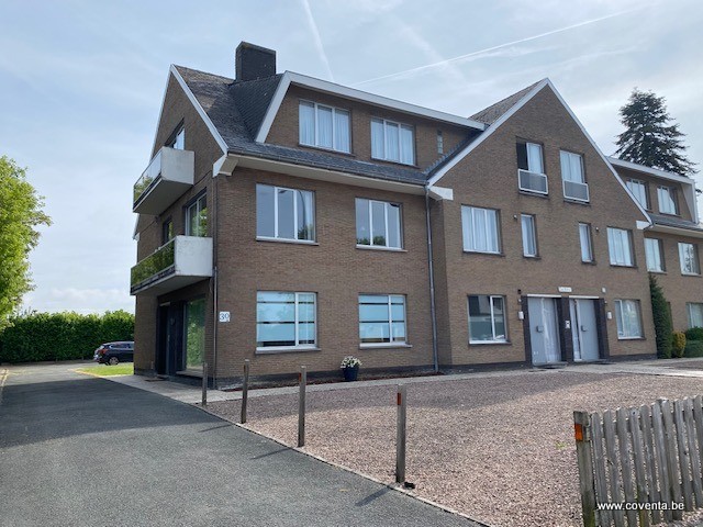 Ruim appartement met garage in rustige woonwijk te huur te Roeselare - foto 1