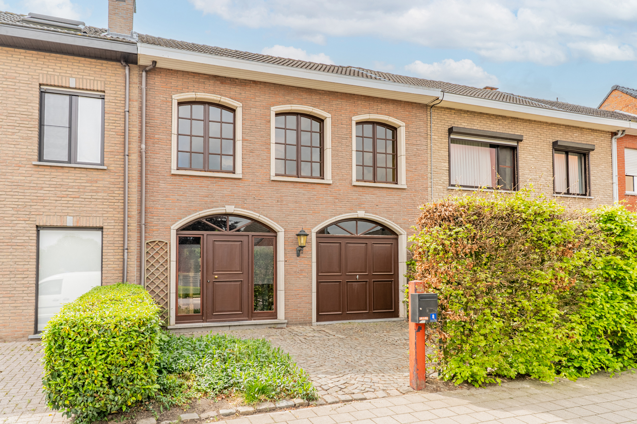 Karaktervolle woning met inpandige garage en tuin - foto 1