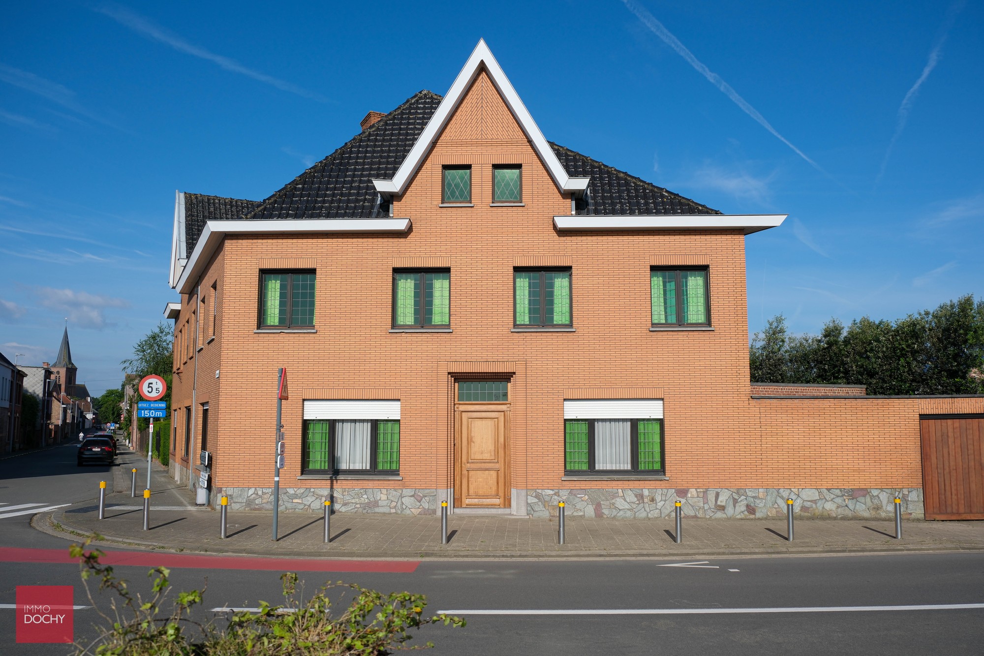 Zeer ruim burgerhuis (voormalige dokterswoning) geschikt voor bvb co-housing - foto 1