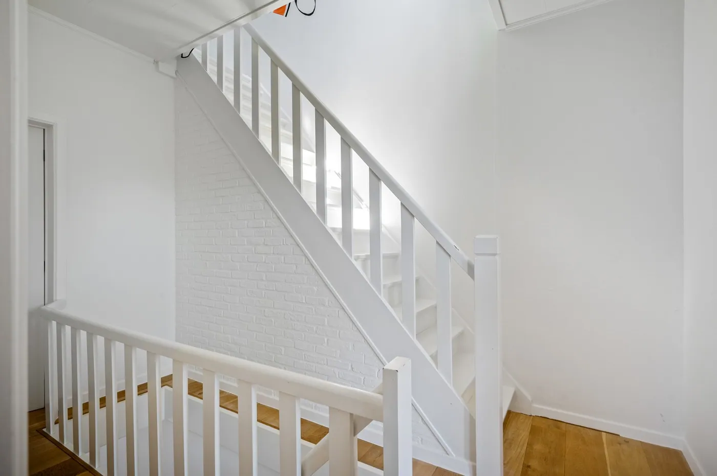 Instapklare, gerenoveerde woning met 3 slaapkamers, royaal terras en aparte kantoorruimte te Lint - foto 4