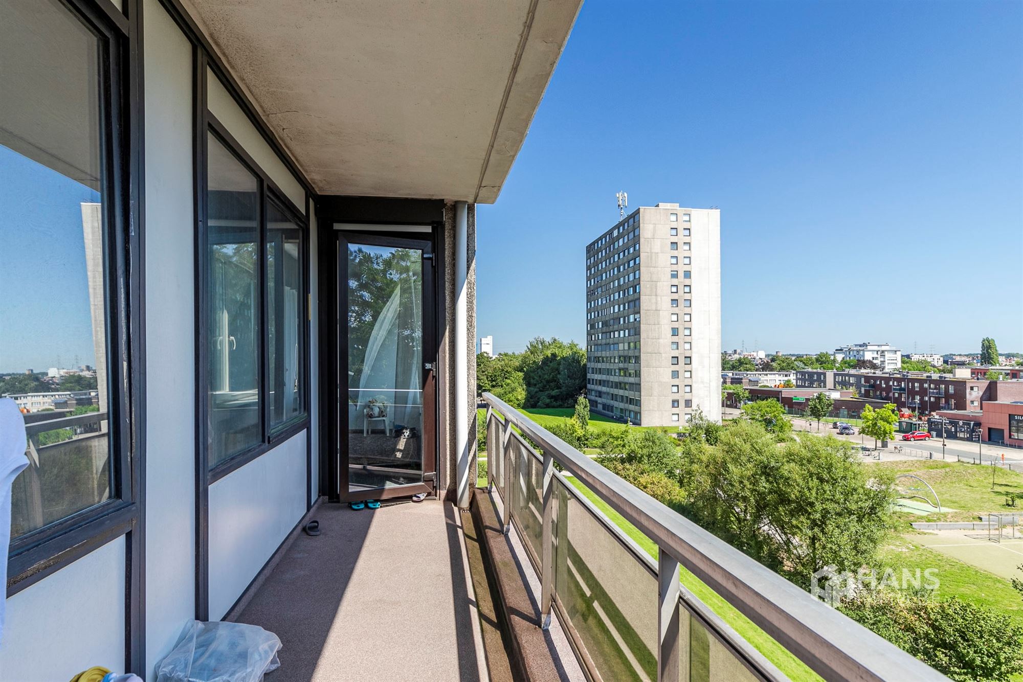 Move-in ready apartment (104 m²) with 3 bedrooms, car parking space and terrace (10 m²) in Deurne. - photo 5