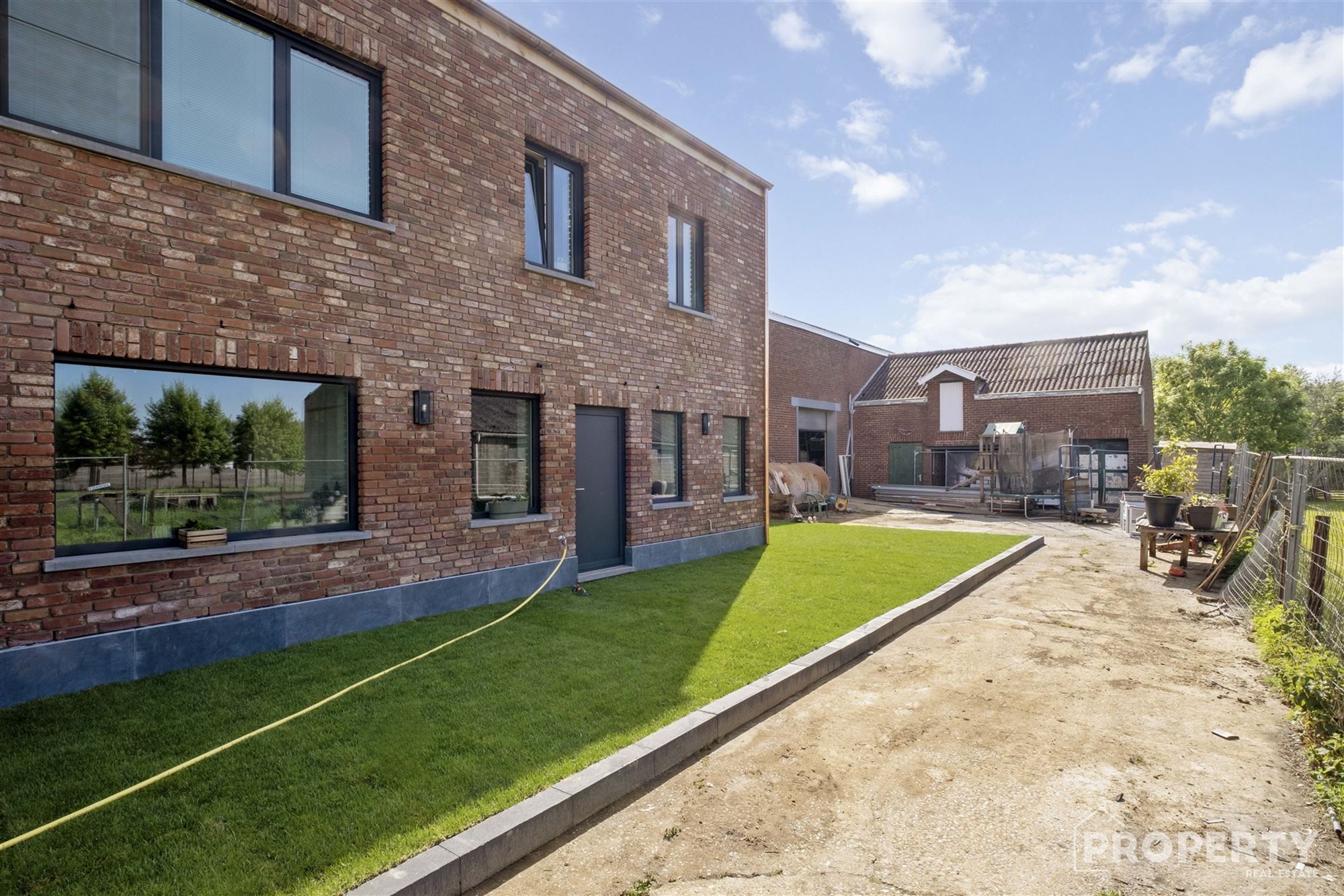 Ruime instapklare woning met loods van 600m2 te koop!  - foto 4