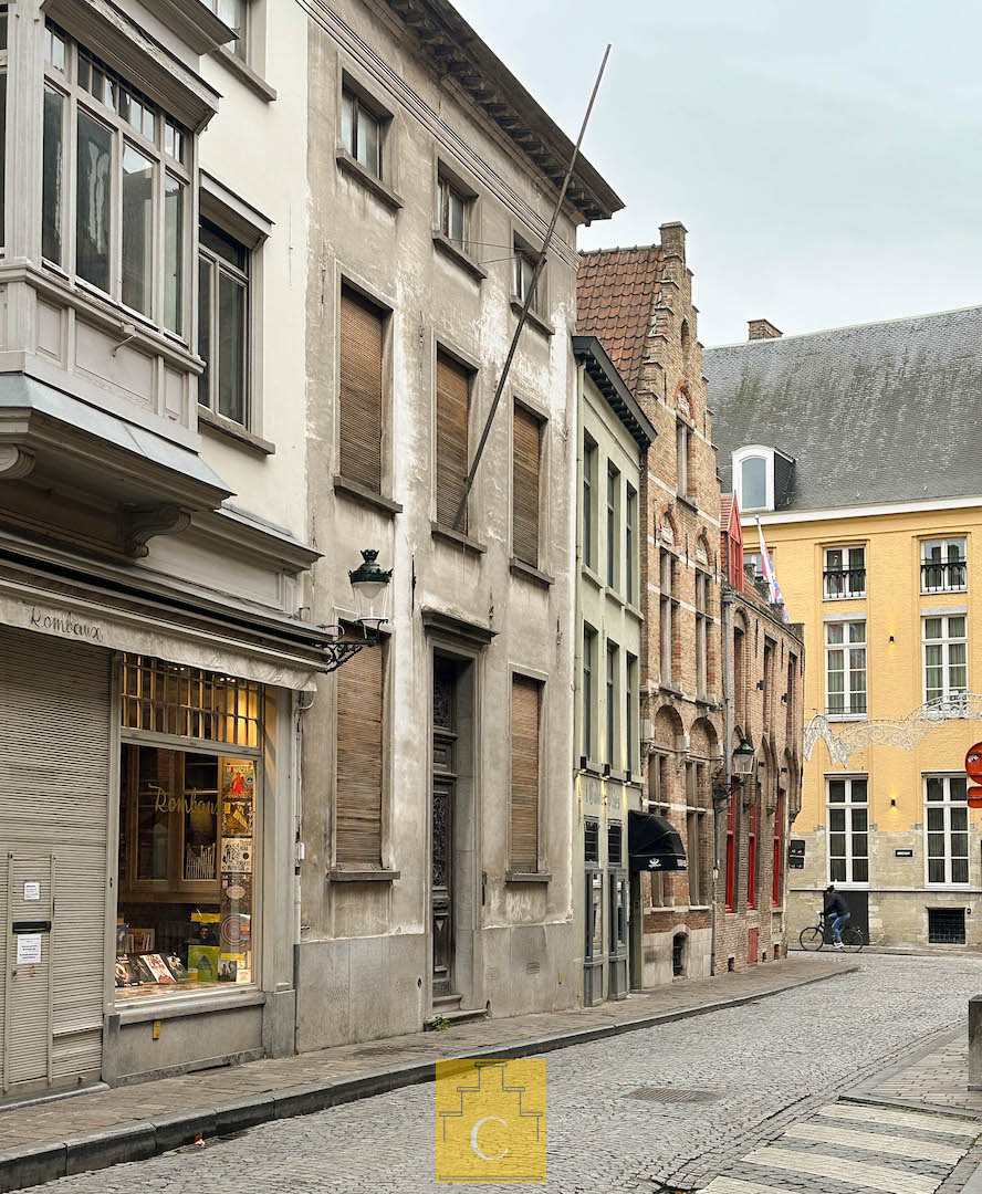 te renoveren herenhuis op topligging bij Burg en Markt - photo 3