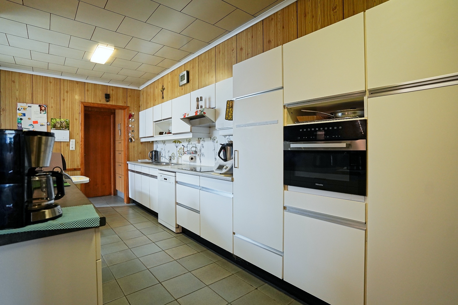 HALFOPEN BEBOUWING MET 4 SLKS EN RUIME TUIN - foto 4