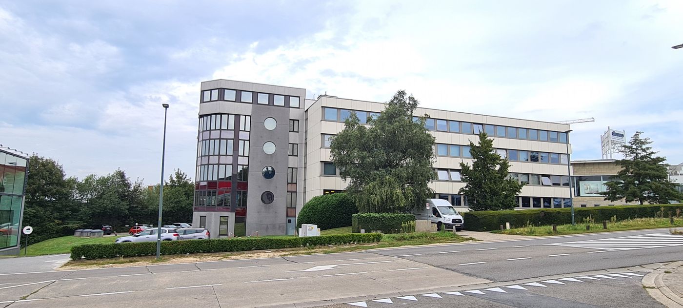 Gerenoveerde kantoren van 134 tot 341 m² op TOPLOCATIE - foto 1