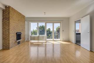 Discover this recently refreshed apartment, located in a small co-ownership of only 4 units, at Frans Vekemansstraat 121, 1120...