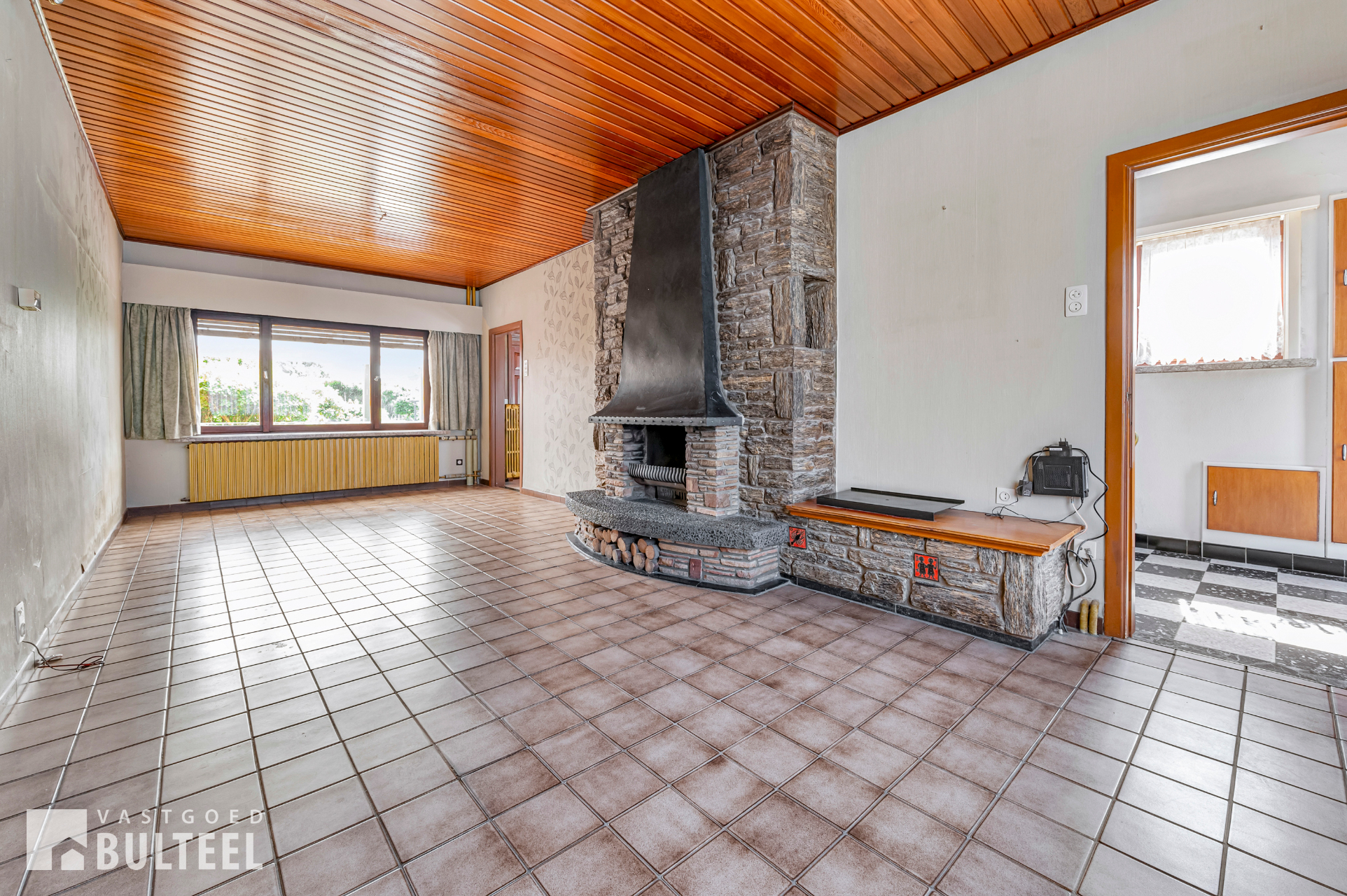 Te renoveren woning op toplocatie in Belsele! - foto 5