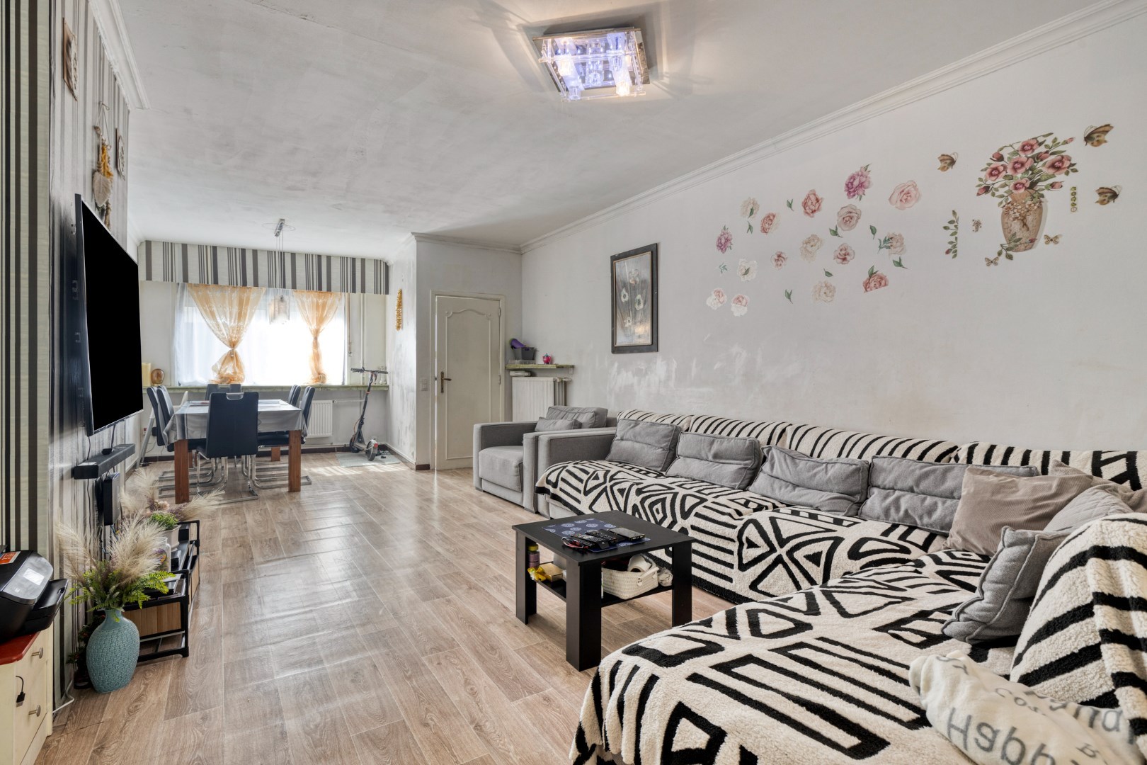 Centraal gelegen gerenoveerde ruime GBB met 4 slpks, garage en terras + studio - foto 4