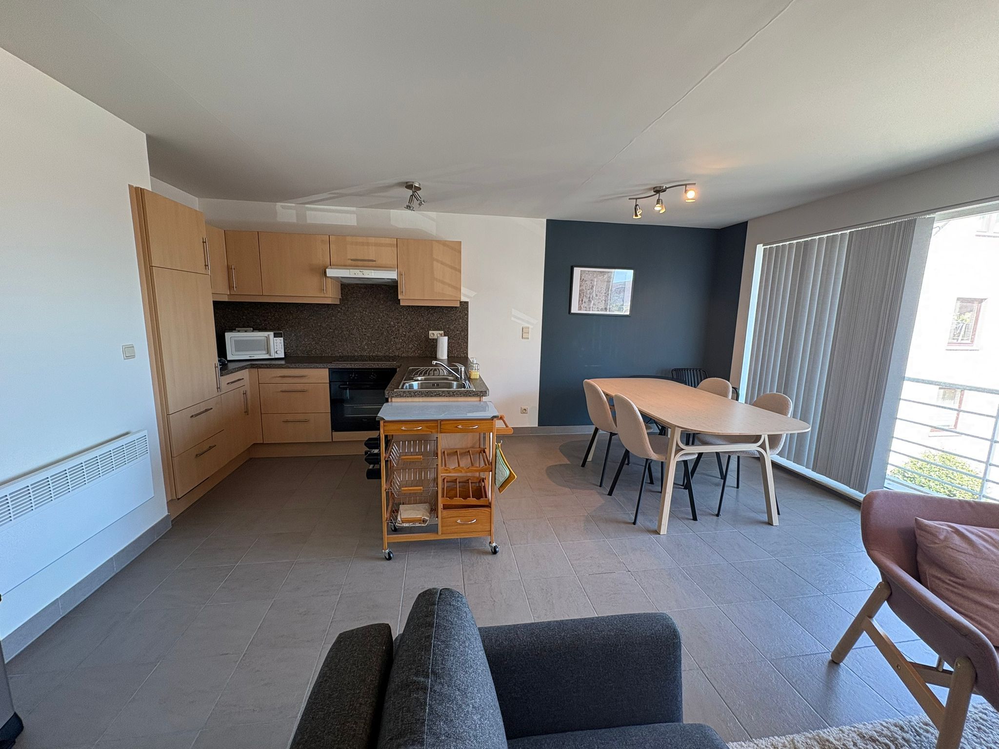 Knus 2 slaapkamer appartement te huur in recent gebouw te Bredene aan Zee! - foto 4