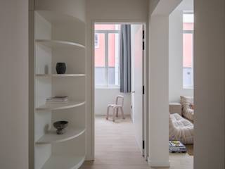 Architecturaal appartement (96 m2) met ruim buitenterras in centrum Gent Een discrete maar uitzonderlijke realisatie naar ontwerp van Marie-Josée Van...