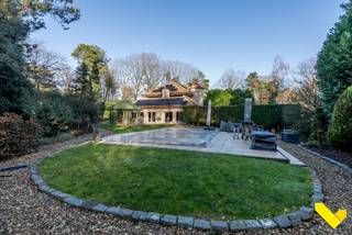 Exclusieve charmevilla met verwarmd zwembad in een rustige bosrijke omgeving.Te midden van een bosrijke omgeving waar rust en verfijning elkaar...