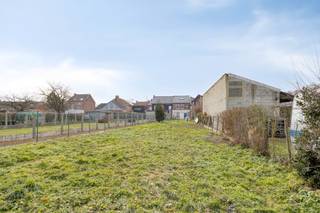 Deze prachtige woning is gelegen in een rustige en open landelijke ligging. De woning beschikt over een grote tuin, perfect om te genieten van de...