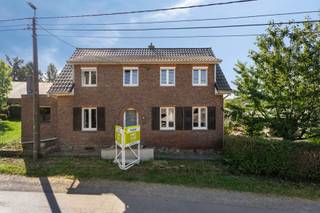 Immo Pické vous propose cette villa située au calme dans le centre d'Oudenaken. Cette maison est située sur un magnifique terrain de 33a...