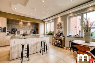 Bent u op zoek naar een ruime villa in Ledegem? Dan is deze prachtige villa wellicht wat u zoekt! Deze stijlvolle villa biedt tal van mogelijkheden...