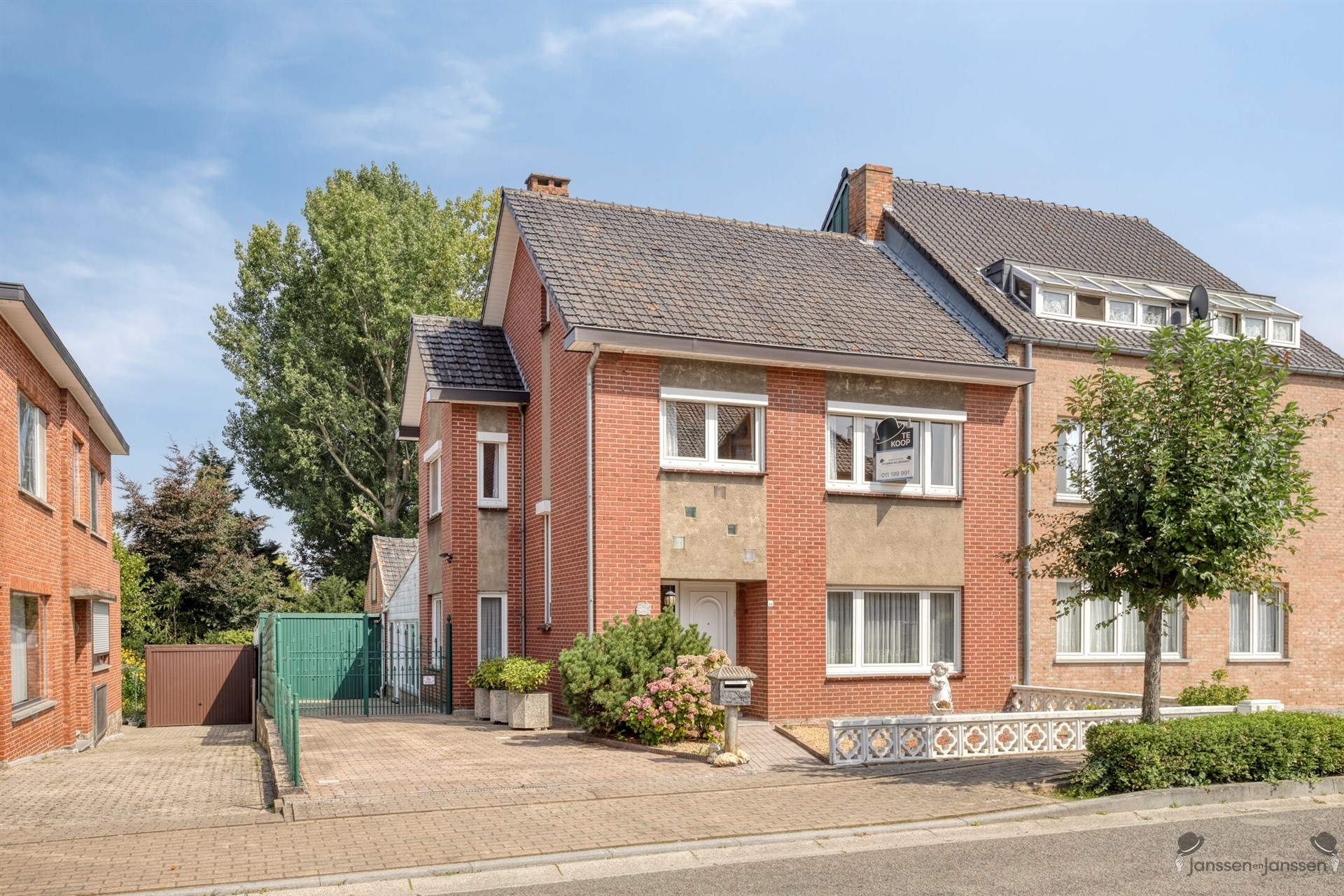 House - photo 1