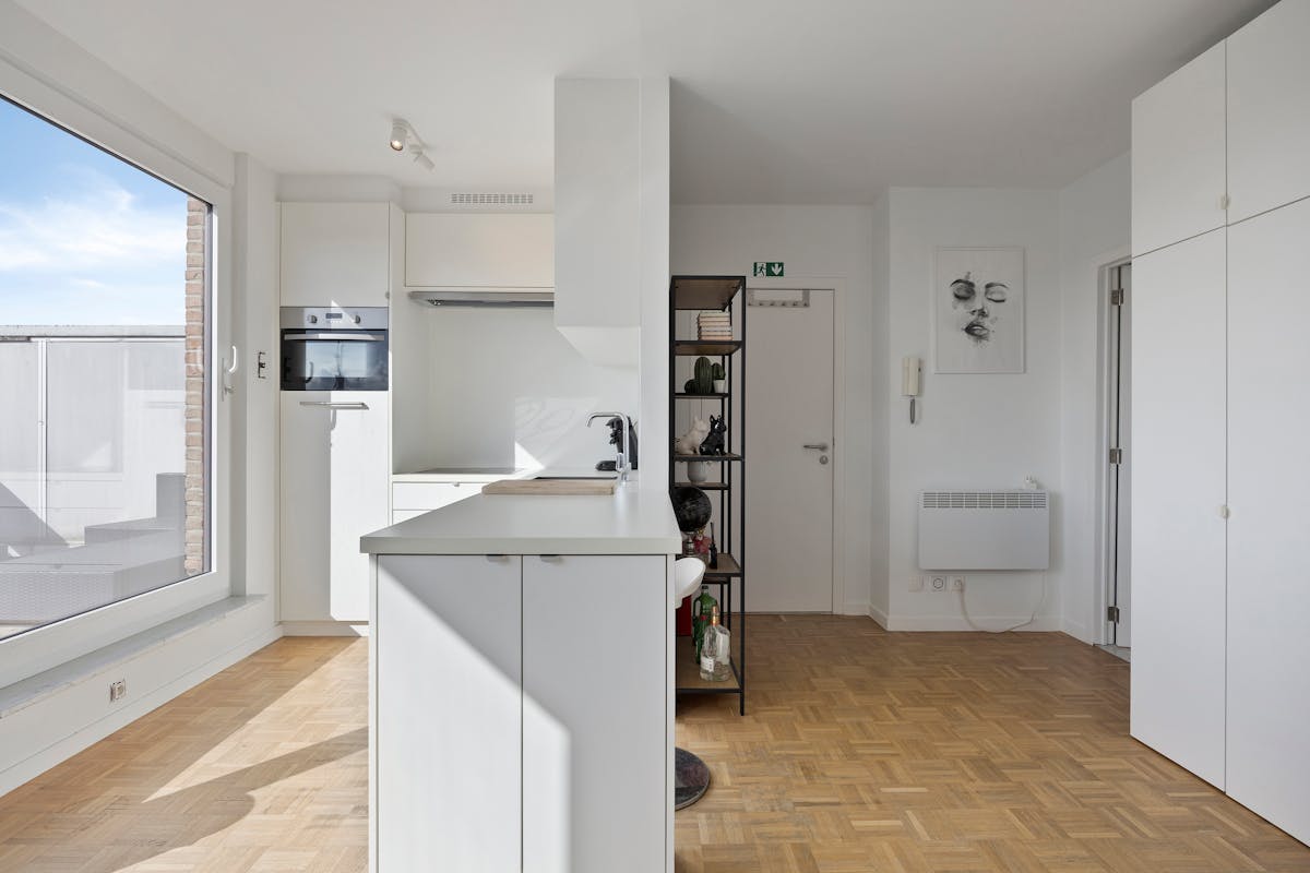 Renovated 1-bedroom apartment with spacious terrace in the center of Hasselt - photo 3