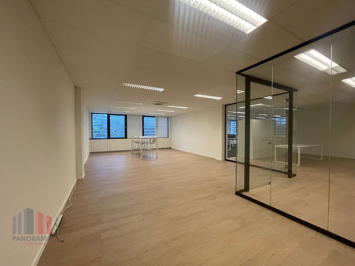210 m² Office space and 45 m² storage space in Zaventem - photo 3