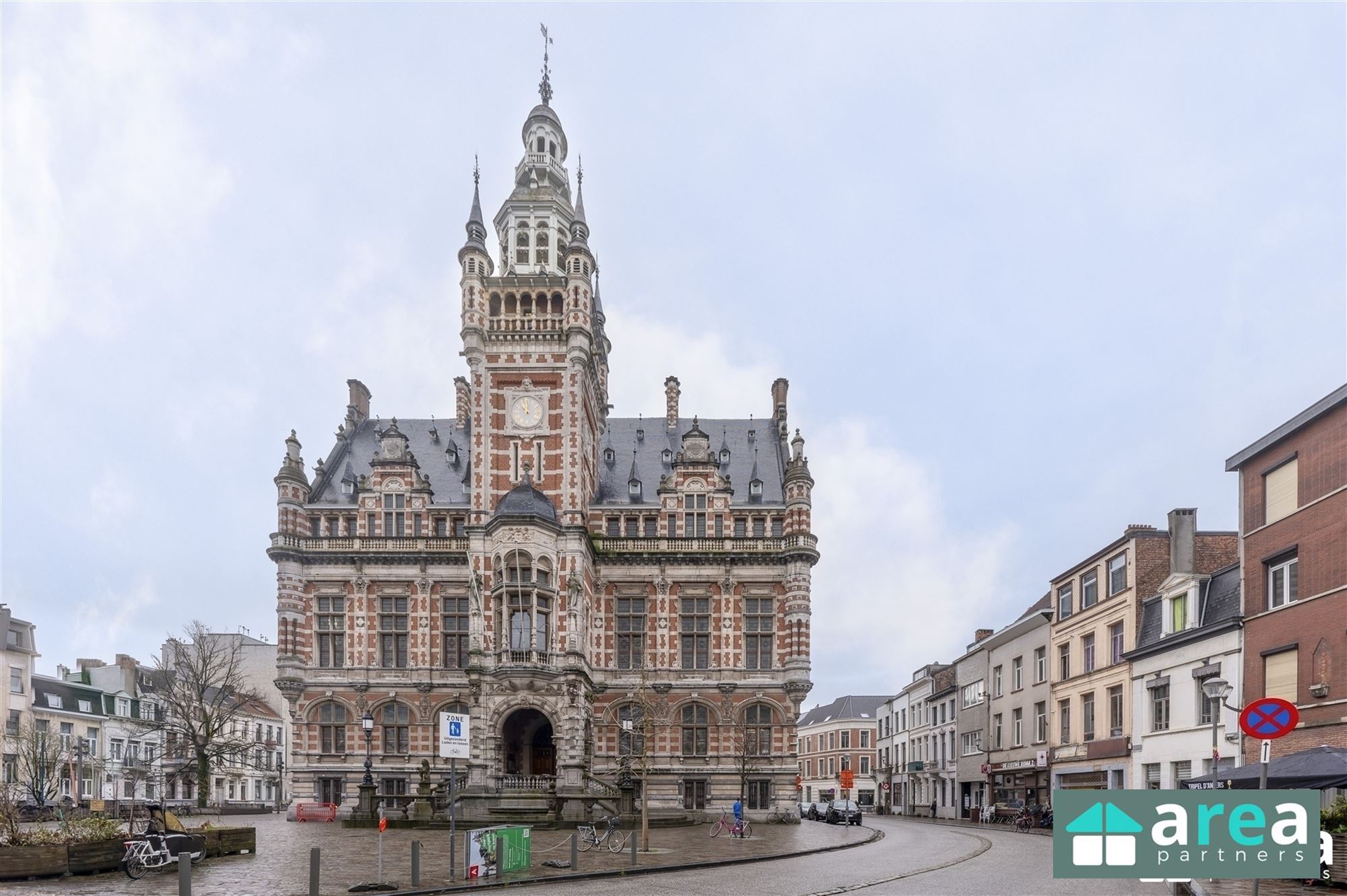 Ruim handelsgelijkvloers 150m² op toplocatie in Boho! - foto 4