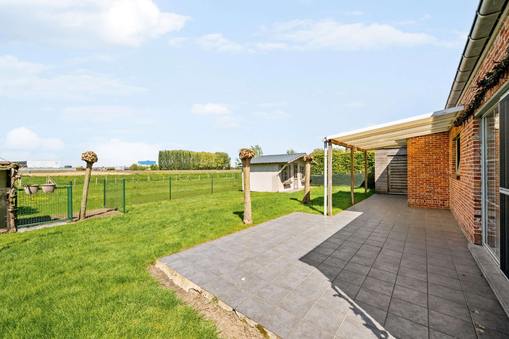 Instapklare open woning met 3 slaapkamers, garage, carport en tuin in Roeselare - foto 3