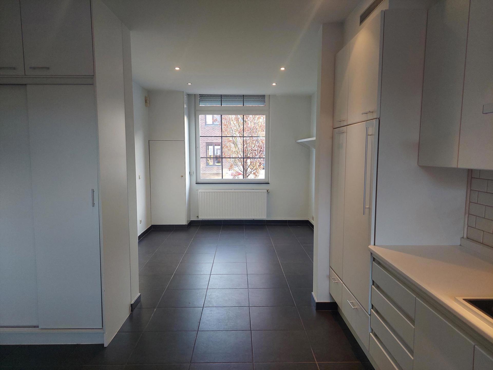 Woning met twee slaapkamers, klein tuintje en fietsenberging - foto 3