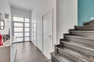 Voor meer info of een bezoek, bel 054 69 39 36 - Dit rustig gelegen en lichtrijk appartement nabij het centrum vormt de ideale woning voor...