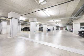 4 beveiligde parkeerplaatsen in de kelder van een flatgebouw uit 2020. Op slechts 5 minuten rijden van het centrum, Gare du Midi, de snelweg...
