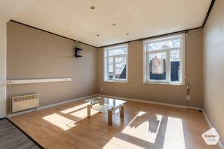 Charmant één-slaapkamerappartement gelegen op de vierde verdieping (zonder lift) van een geklasseerd gebouw. Dit appartement combineert...