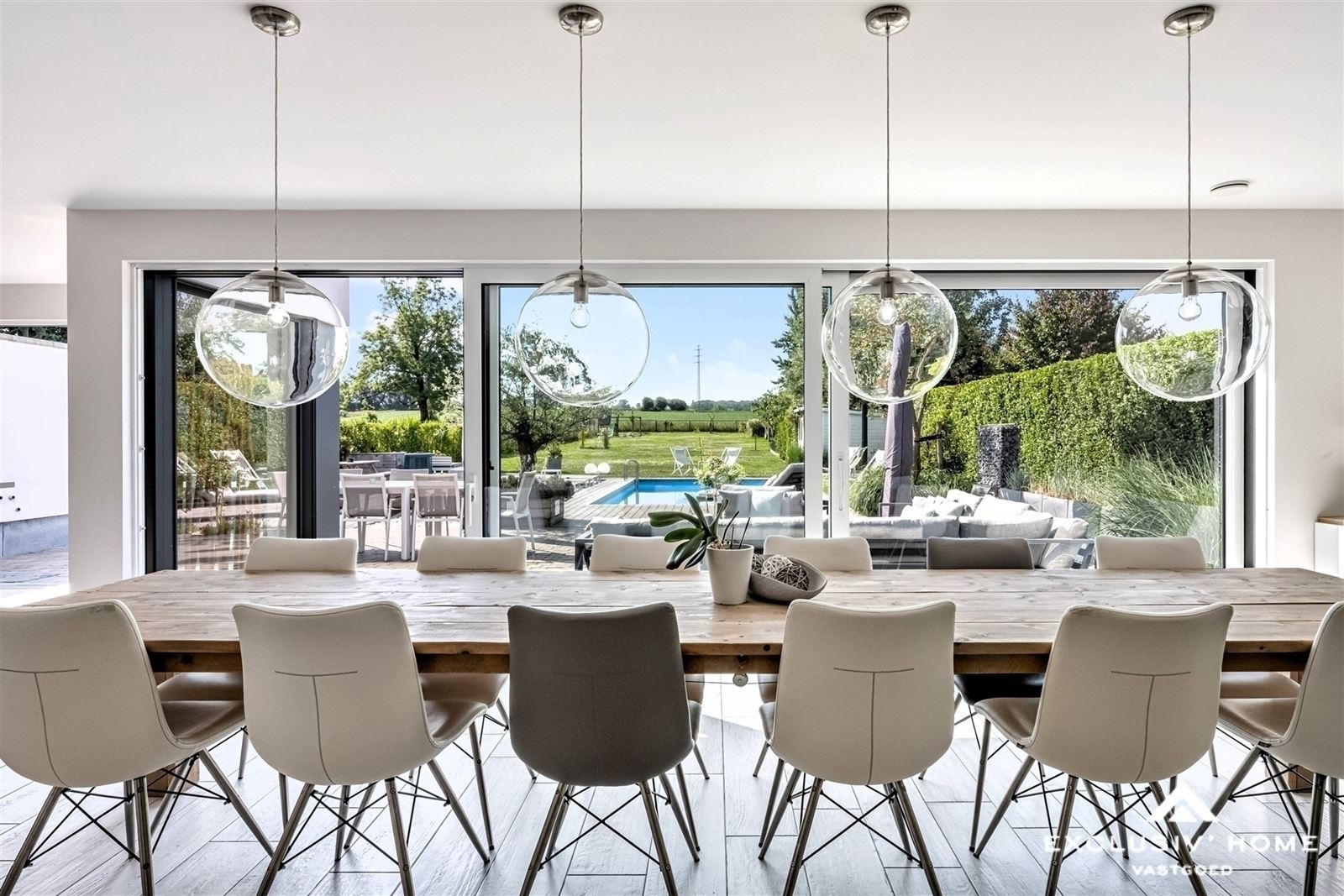 Modern luxury vlla with pool and 6 bedrooms - photo 5