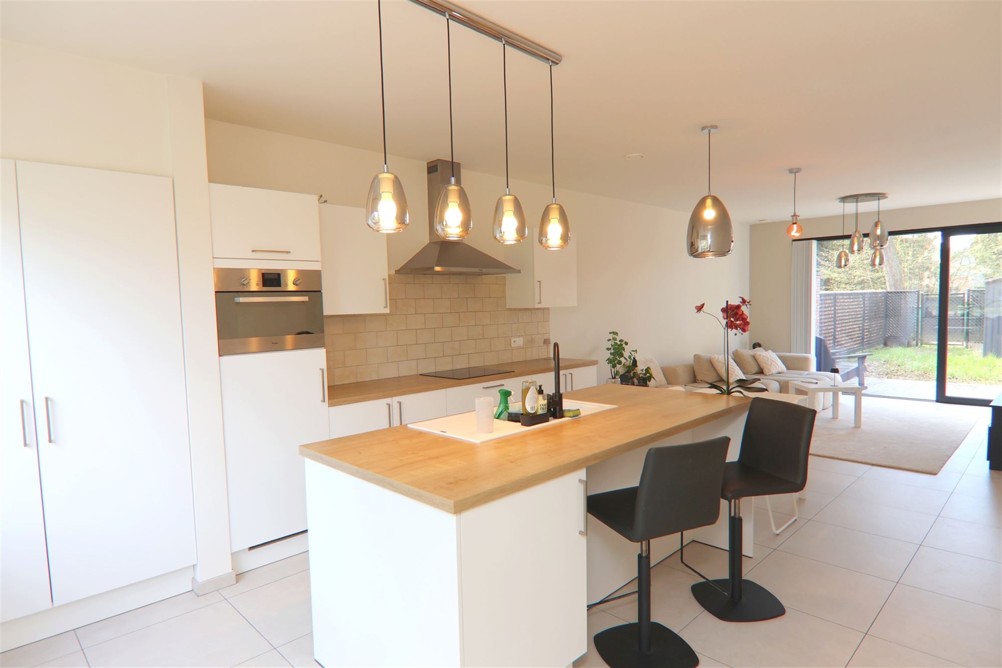 RUSTIG GELEGEN WONING MET 4 SLKS NABIJ HET STADSCENRUM - foto 3