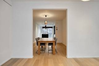 Discover this spacious and ready-to-move-in house with a living area of 220m² in Deurne. This building combines contemporary living comfort with...