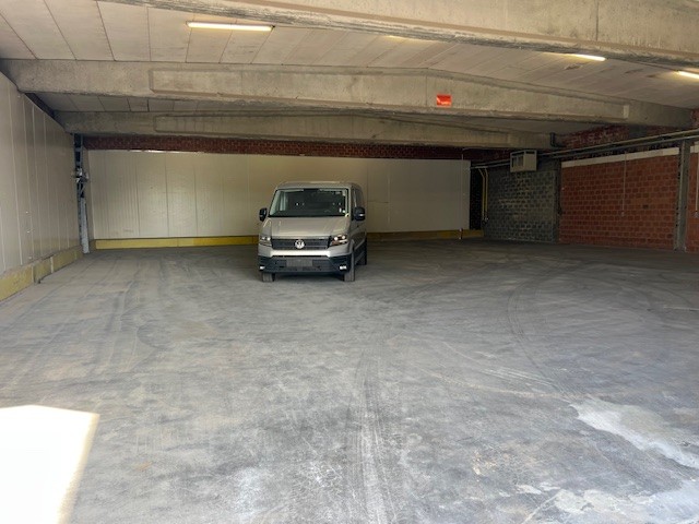 Magazijn van 470 m² in Erembodegem – onmiddellijk beschikbaar! - foto 1