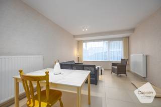 <ul>
	<li>Dit één slaapkamer appartement is gelegen langs de Nieuwpoortsesteenweg te <strong>Mariakerke</strong>.</li>
	<li>Het appartement bevindt zich in een kleinschalige en jonge (<strong>2011</strong>) residentie, gelegen op de <strong>gelijkvloerse verdieping</strong>.</li>
	<li>Indeling is als volgt: inkom, <strong>leefruimte met open keuken</strong>, slaapkamer, badkamer, toilet, berging en koer.</li>
	<li>Gezien de oppervlakte en ligging kan dit appartement perfect dienen als investering, tweede verblijf of als vaste woonplaats.</li>
	<li>Bijkomende kenmerken: <strong>Gunstige EPC-score,</strong> conforme elektrische keuring en geen asbest aanwezig.</li>
	<li>Afspraken kunnen pas na 2 juli plaatsvinden. </li>
	<li>Gelieve enkel hiervoor te mailen. </li>
</ul>
