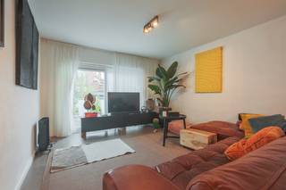 Instapklare, karaktervolle halfopen woning met 3 slaapkamers en  gezellig tuinterras (energielabel C, zonnepanelen, airco...)