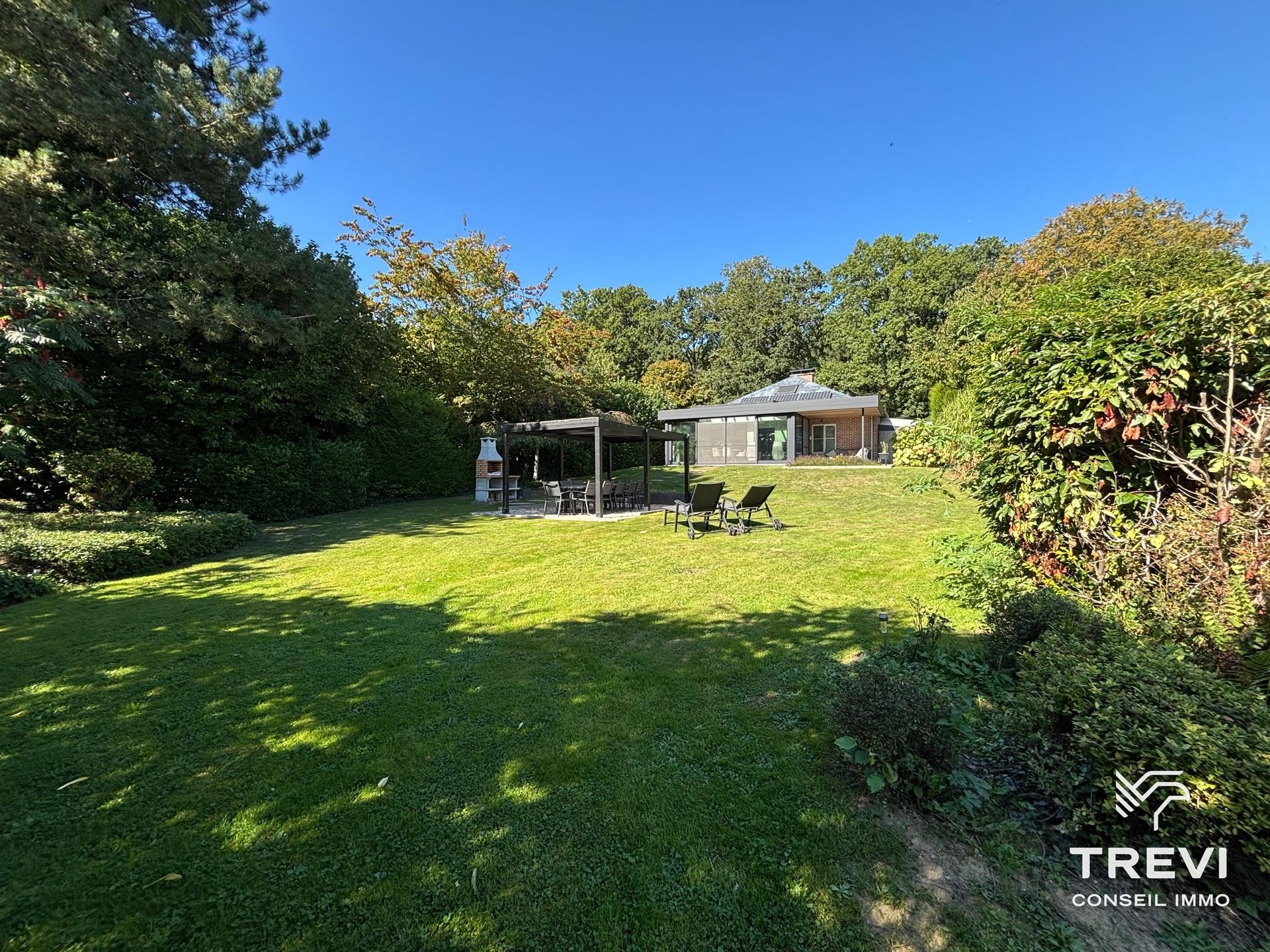Zeer mooie villa, gedeeltelijk gelijksvloers in de Bois de Strihoux - foto 4