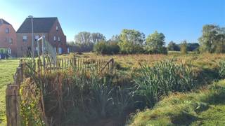 Zéér goed gelegen bouwgrond ( LOT 15 ) met een breedte van 15m en een oppervlakte van 517m2. Deze grond voor open bebouwing is gelegen in...