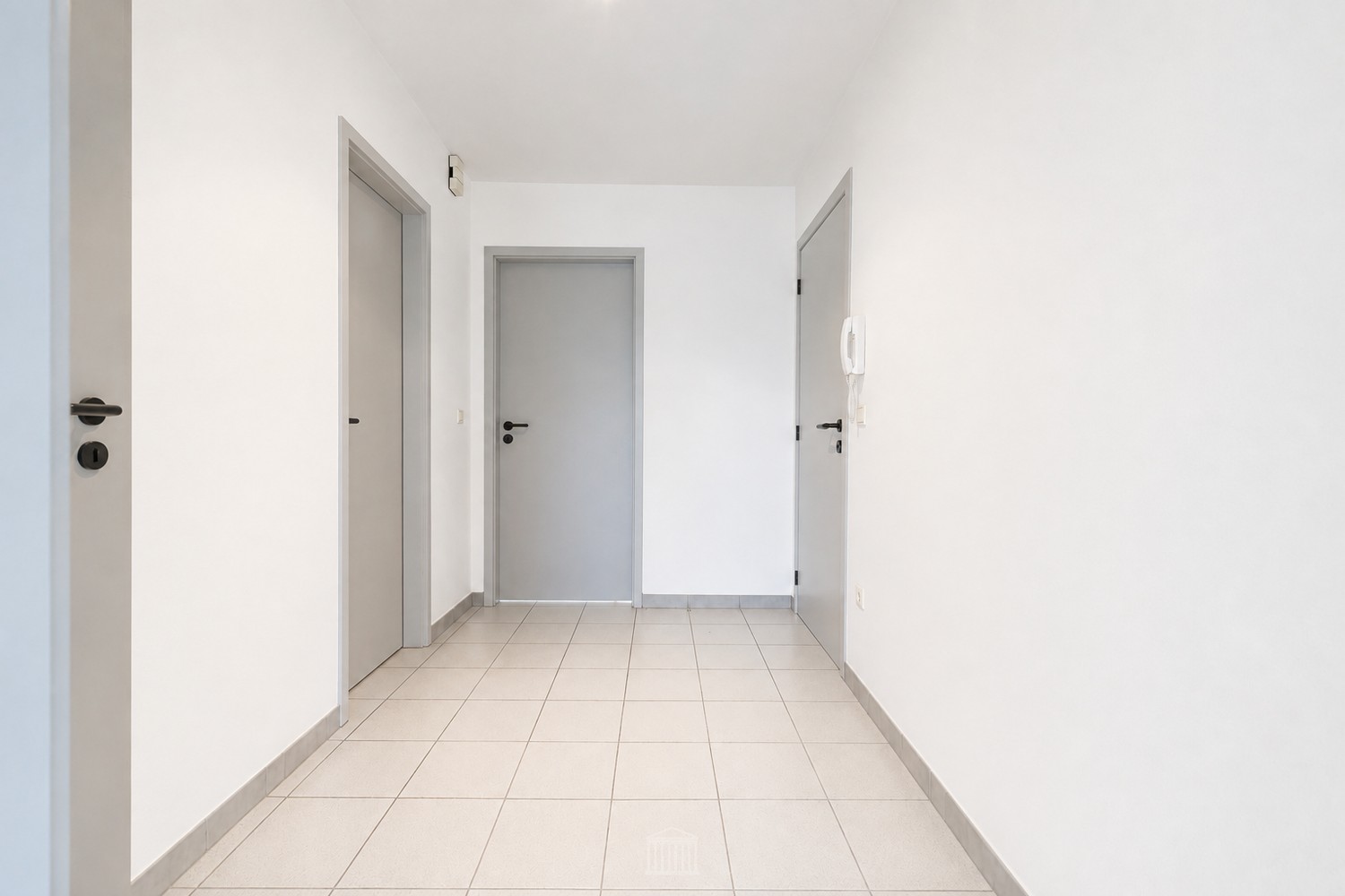 Lichtrijk en instapklaar appartement met terras &amp; garage op toplocatie - foto 3