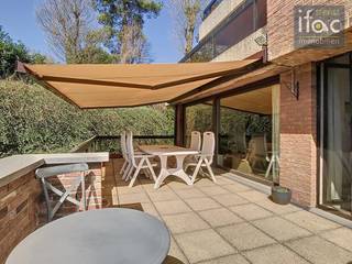 Zeer rustig gelegen en energiezuinig appartement met 2 slaapkamers, ruim terras, garage en kelder in Wezembeek-Oppem Dit goed onderhouden...