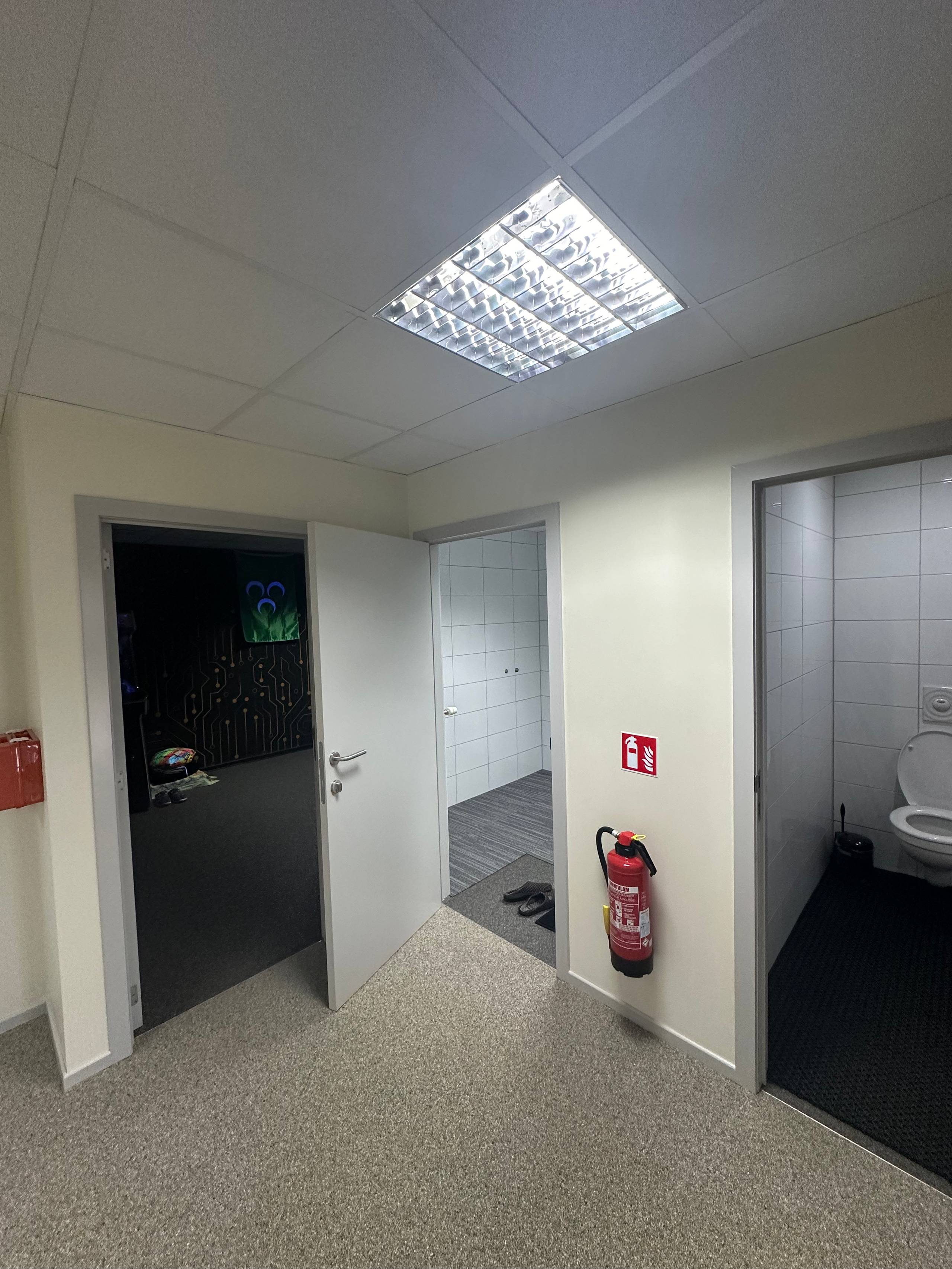 Commercial à louer à Heusden-Zolder - photo 2