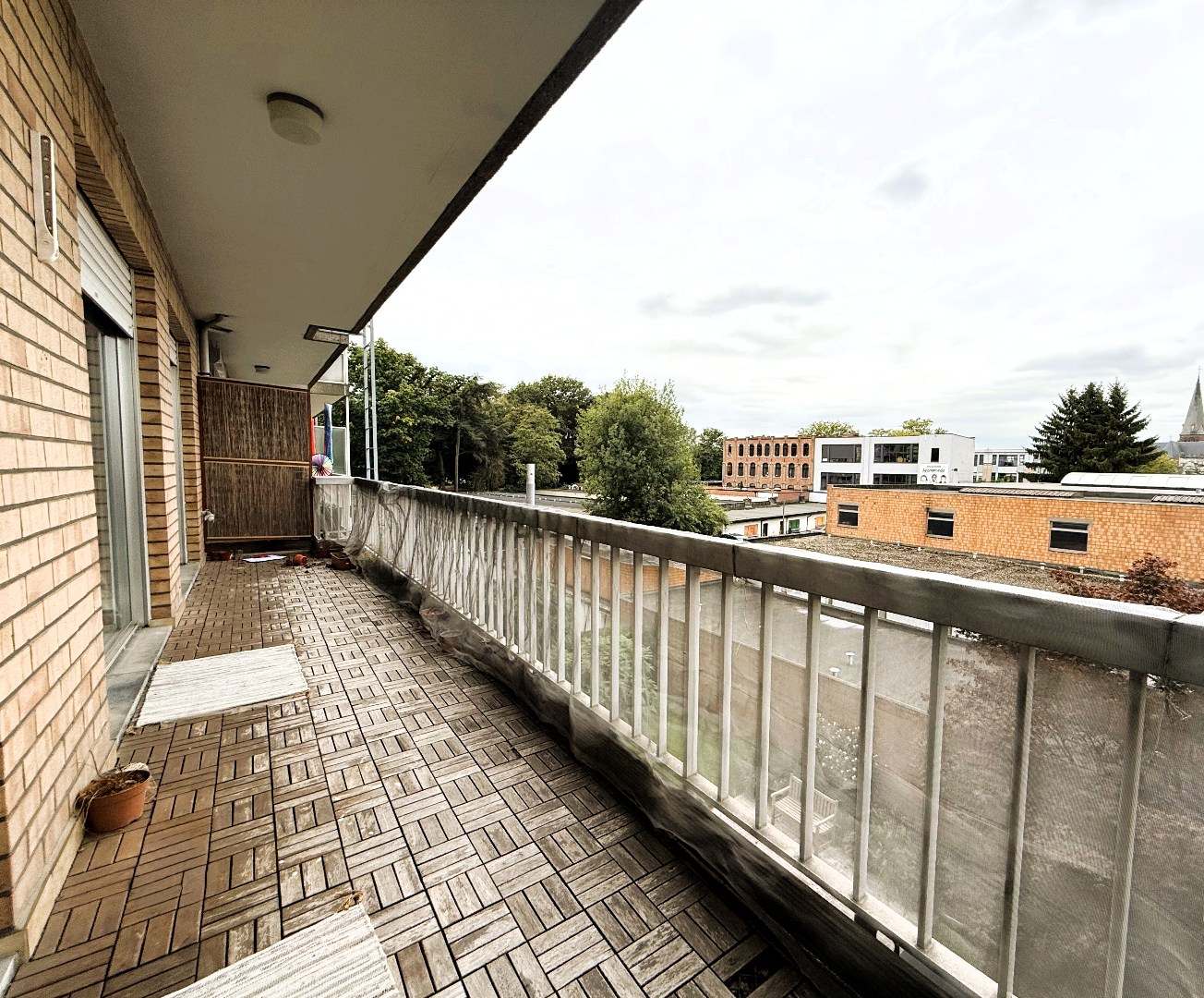 Ruim appartement met 3 slaapkamers en garage - foto 5