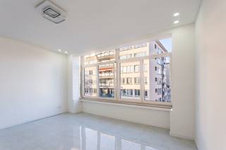 Gelegen op een toplocatie voor wie mobiliteit belangrijk is: openbaar vervoer (tram, bus, trein en de Antwerpse Velo’s) bevindt zich op...