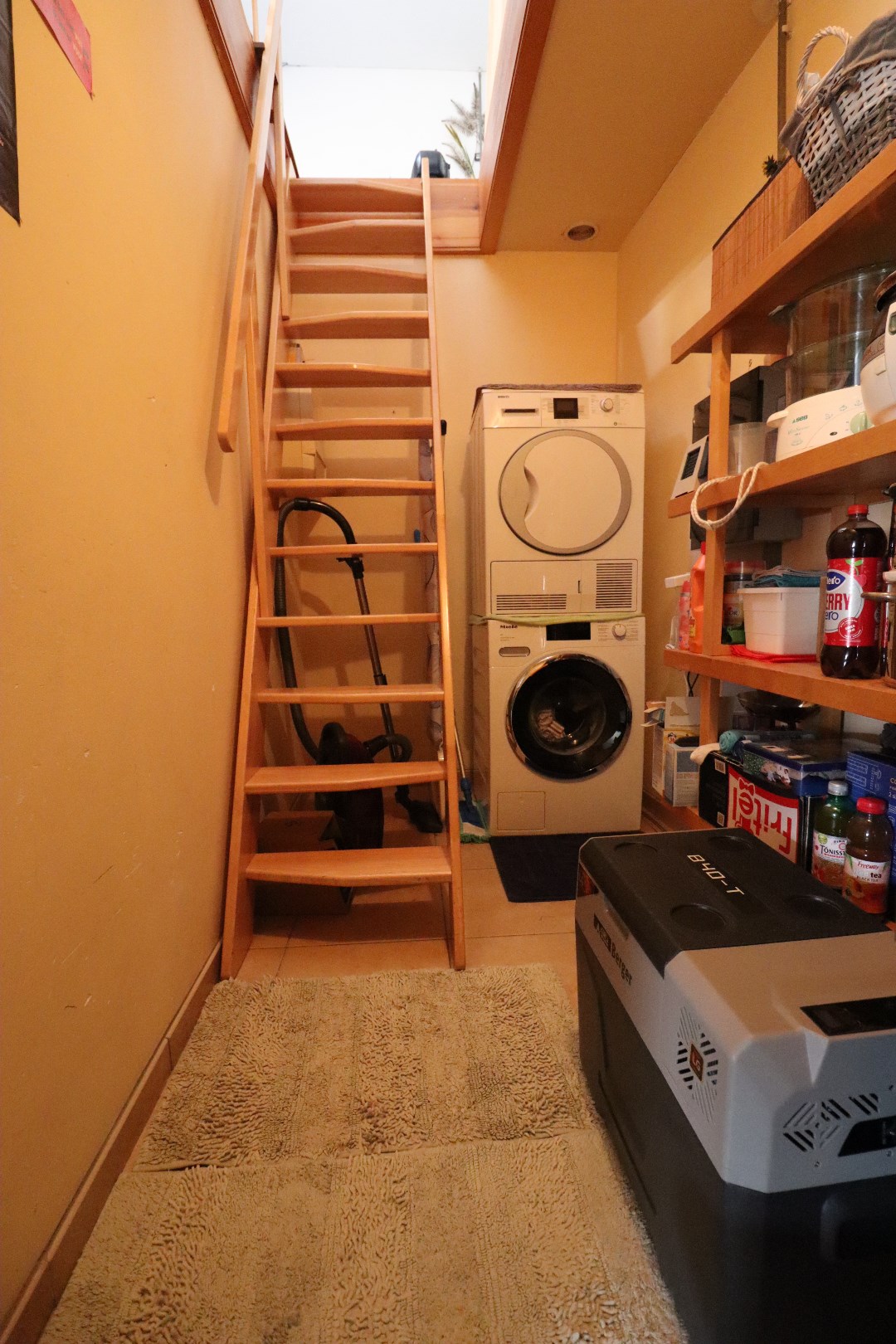 Gelijkvloers appartement met twee slaapkamers, terras en zolder te huur nabij het centrum van Temse - foto 5
