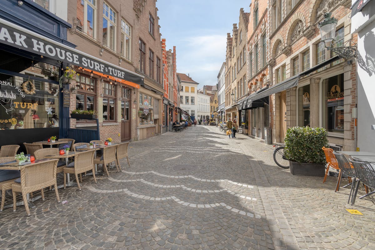 Horecapand op topligging in Sint-Amandsstraat in Brugge - foto 3