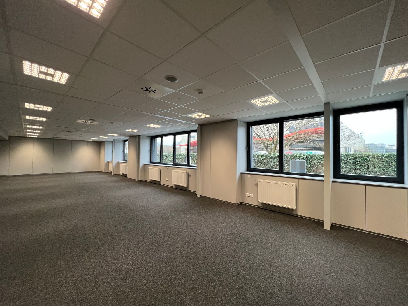 250 m² nieuwbouw kantoren op 1 km van de E40 te Zwijnaarde - foto 2