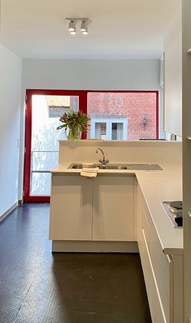 Gelijkvloerse kantoorruimte in een karaktervol herenhuis. - foto 5