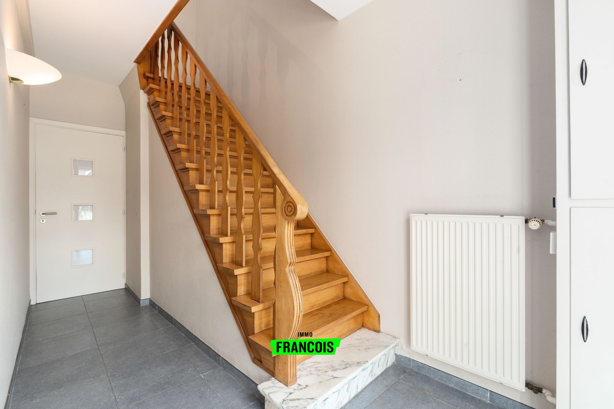 Praktische woning met 3 slaapkamers te koop in hartje Bassevelde - foto 2