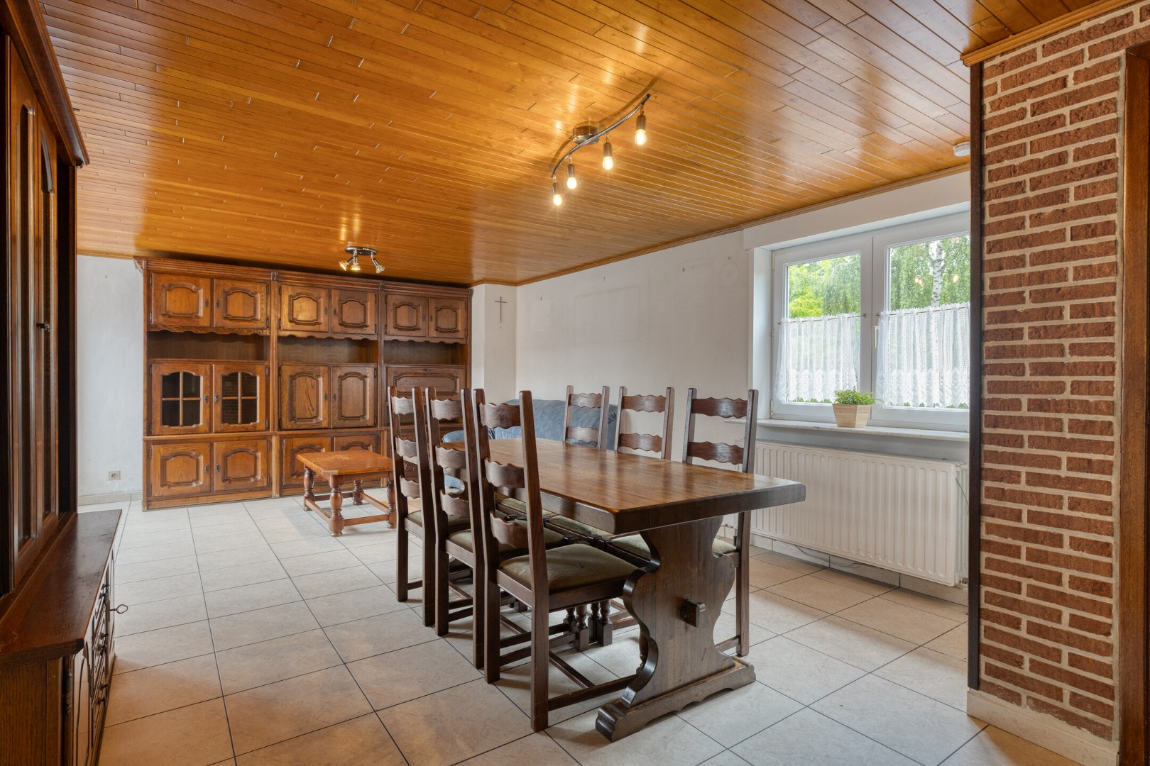 Rustig gelegen gelijkvloerse woning met 3 slaapkamers, garage en zonnige buitenruimte! - foto 2