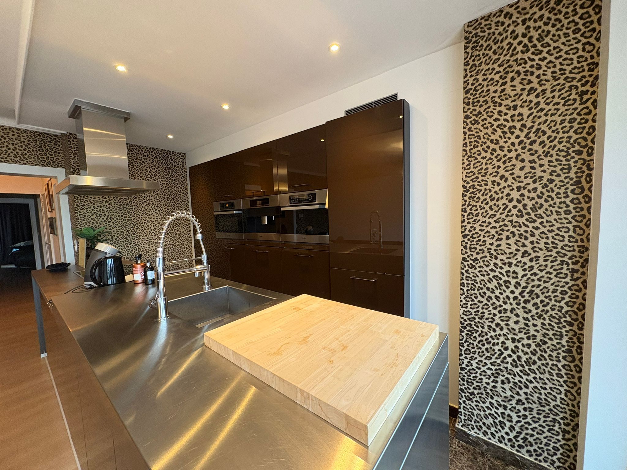 Luxueus appartement met zijdelings zeezicht op de Markt/het Wapenplein van Oostende. - foto 2