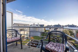 Dit zorgvuldig afgewerkte duplex-appartement (2004) biedt alles wat u nodig heeft! De Residentie "Concerto", Duinenweg 389/391 te Middelkerke,...