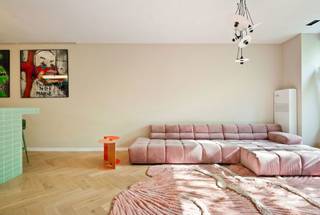 Wonen op ’t Zuid zoals het bedoeld is: stijlvol, comfortabel én verrassend rustig. Dit hip gerenoveerde appartement op de tweede verdieping van...